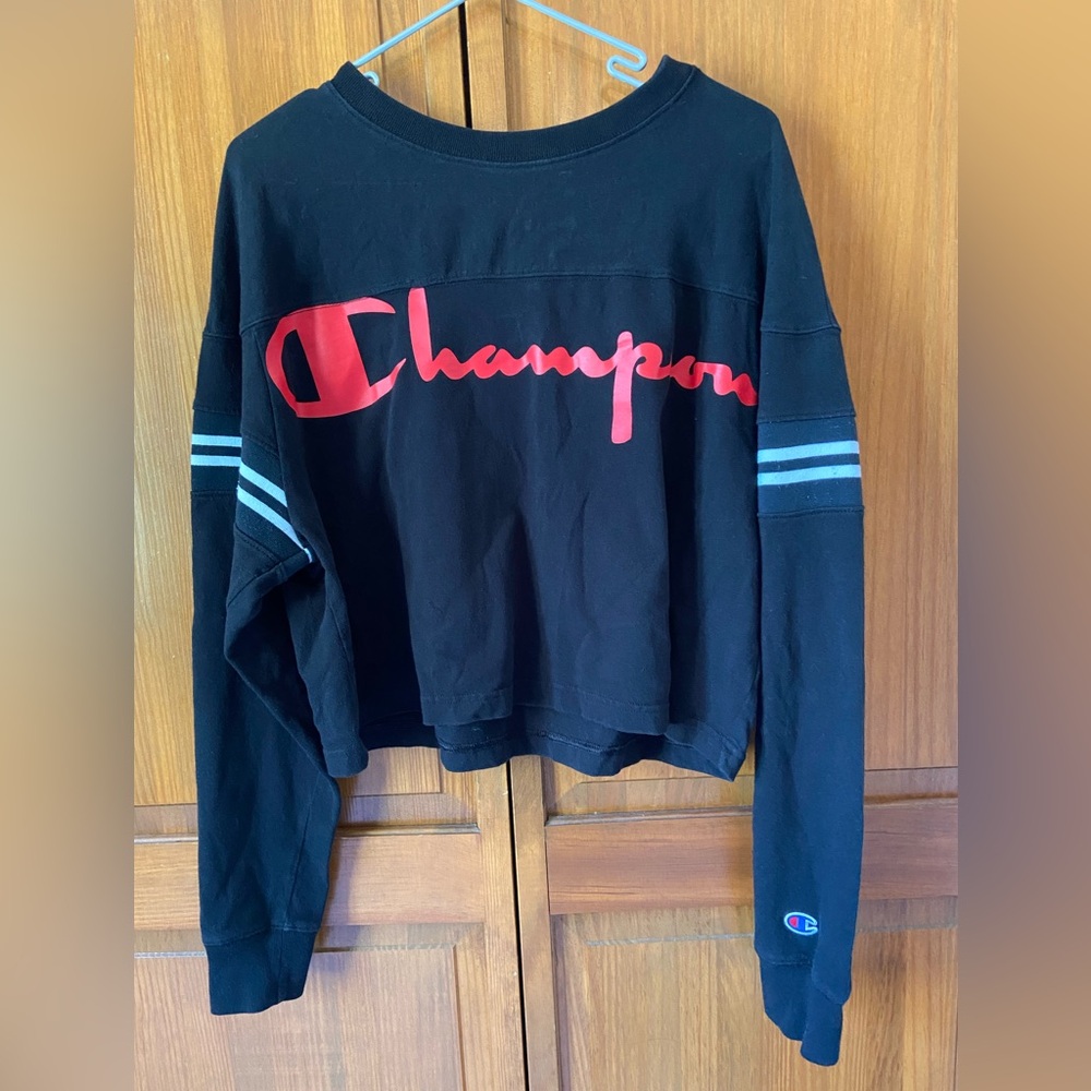 Women’s  Champion Crew Neck Crop Sweatshirt